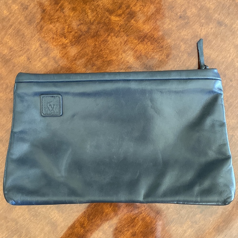 EUC Black Anne Klein zippered clutch bag in excellent condition.